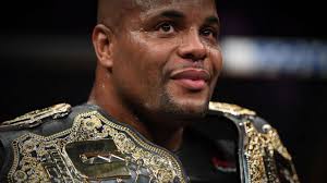 UFC: ex-campeão Daniel Cormier credita à esposa decisão de não se aposentar 