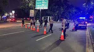 Memimpin rapat internal hari ini untuk membahas pemberlakuan pembatasan kegiatan masyarakat (ppkm) darurat. Benarkah Presiden Jokowi Akan Umumkan Ppkm Darurat Ini Kata Kemenkes