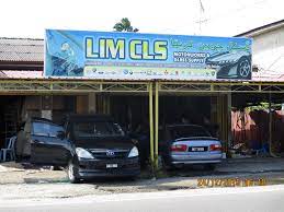 Aku tak tau satu kedai tu nama apa, tapi kedai yang aku pergi tu nama reko optic. Kedai Cermin Kereta Kota Bharu Cermitok
