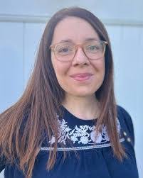 Miriam Rowan's Instagram, Twitter & Facebook