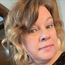 So a stylist here in town has ruined the integrity of my hair.. it's  literally falling out so much and it's so bad. Is there anyone you all  would recommend that will