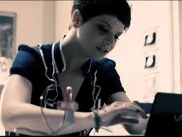 Acquista online su mediaworld.it o nei nostri negozi! Stupida Alessandra Amoroso Creafilm Net