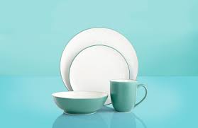 The most common vitrified glass dinnerware is corelle. 9 Best Dinnerware Sets Of 2021 Top Reviewed Plate And Dish Sets