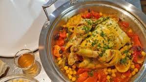 Rezept Geschmortes Huhn Mit Paprika Und Kichererbsen Ndr De Ratgeber Kochen Rezept Fleisch Gerichte Rezepte Einfache Gerichte