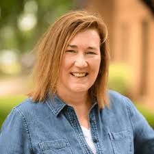 Linda Stepp's Instagram, Twitter & Facebook