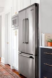 Custom Kitchen Cabinet Fridge Size The Viking Refrigerator Fits Perfectly In The Custom Shaker Style Kitchen Renovation Design Kitchen Marble Kitchen Fittings