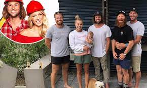 Check spelling or type a new query. The Block S Elyse Josh Spend Xmas With Sticks And Wombat Daily Mail Online