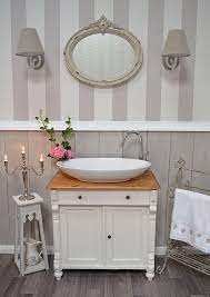 Un Bagno Very Chic Per Lo Stile Shabby Il Blog Italiano Sullo Shabby Chic E N Un Bagno Very Ch Shabby Chic Bathroom Primitive Bathrooms Mirror Cabinets
