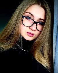 в тот год осенняя погода стояла долго на дворе 4 Otmetok Nravitsya 0 Kommentariev T A N Y A T A N Y A Chernysh V Instagram V Tot God Osennyaya Pogoda Stoyal Square Glass Glass Glasses