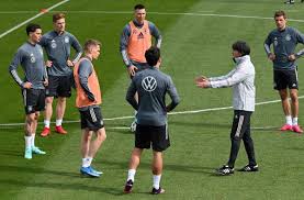 Im letzten gruppenspiel wird deutschland bei der em in gut drei wochen auf ungarn treffen. Testspiel Zur Fussball Em Grosser Comeback Tag Low Simuliert Gegen Danemark Em Ernstfall Fussball Stuttgarter Zeitung