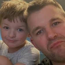 Mitchell Leach's Instagram, Twitter & Facebook