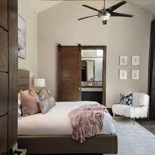 Maybe you would like to learn more about one of these? 75 Beautiful Modern Bedroom Pictures Ideas August 2021 Houzz