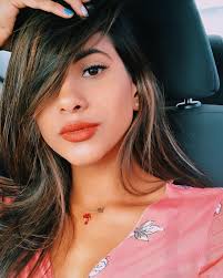 Comenzar tu día con una sonrisa hará que tu destino se pinte de colores💕  SUNDAY🌞