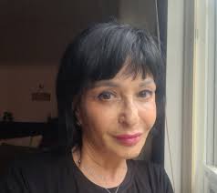 Flight attendant available for house sitting and pet sitting