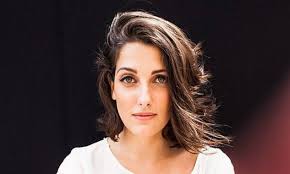 Foi difícil ficar nua, mudou a forma como vejo meu corpo', diz Clarice  Falcão sobre a volta à TV em 'Shippados'