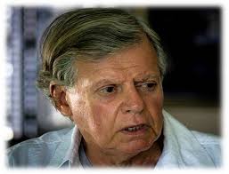 Espacio Físico & Construido: Los profesores Gina y Mario