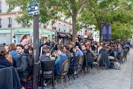Ça va être marrant à regarder…… de chez moi d'où je mangerais un bon repas de qualité et pour moins cher qu'au restaurant avec le sourire des miens et la gratitude dans leurs yeux à l'inverse. Deconfinement Les Francais Vont Retrouver Leurs Restaurants Et Decouvrir Le Pass Sanitaire