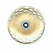 Common in the south, decorative plates are a staple of many southern households. Pin On Wall Hanging