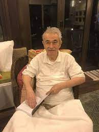 Tun abdullah ahmad badawi (pic) couldn't attend the legasi aidilfitri celebration today possibly because he was feeling drained of energy after entertaining guests at his house, says his special officer datuk jefridin atan. Hyperviral Tun Abdullah Ahmad Badawi Entah Mengapa Facebook