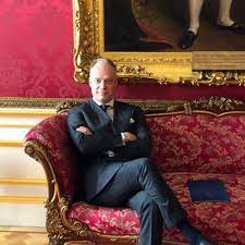 He handed over his credentials to her majesty the queen on 15th november 2016 in buckingham palace. Szalay Bobrovniczky Kristof Szalbobkri Twitter
