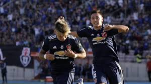 Algo que a mi entender debe hacerse en la intimidad y el hermetismo de un camarín. U De Chile 2 1 Curico La U Gana Con Lo Justo Y Es Lider Unico As Chile