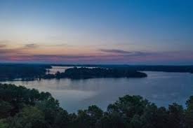 Lake martin waterfront lots currently offered for sale can be seen here.if you prefer to customize your search, you can click here. Lake Martin Location Lake Martin Real Estate Realtysouth