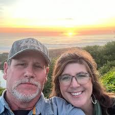 Roxanne Lunsford's Instagram, Twitter & Facebook