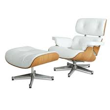 This Eames Relax Replica Lounge Chair And Ottoman Famously Made A Tv Appearance On The Arlene Francis Eames Style Lounge Chair Eames Lounge Chair Lounge Chair