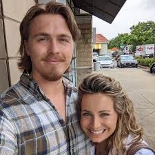 Caleb Olinger's Instagram, Twitter & Facebook