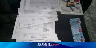 Dibawah ini kami menyediakan gratis template kk untuk anda download dalam format psd dan png. Cara Ubah Data Dan Cetak Online Kartu Keluarga Halaman All Kompas Com