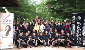Secara etimologi yaitu, pengangkatan anak berasal dari kata adoptie bahasa belanda atau adopt bahasa inggris. Rai 26 Anak Angkat Di Taman Tema