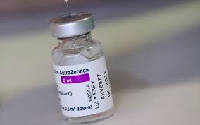Χρησιμοποιουν mrna ( αγγελιοφόρο rna) που συνθετει την προτεινη ακιδα του κορονοιου. Bretania Akomh 41 Peristatika 8rombwshs Meta To Embolio Ths Astrazeneca