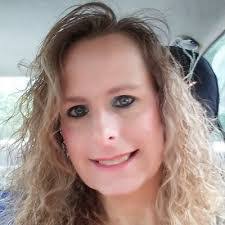 Lisa Musselman's Instagram, Twitter & Facebook