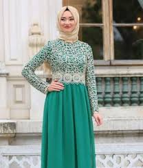 Batik kini bisa divariasikan ke berbagai bentuk pakaian salah satunya adalah model baju gamis. Tampil Trendy Dengan Baju Gamis Terbaru Tahun Ini