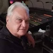 🎉 Hoy es un día muy especial para nuestra orquesta, Los Van Van. Porque  celebramos nada menos que 43 años de trabajo incansable de un hombre que es  parte del alma de