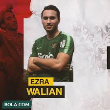 Ezra walian akhirnya bergabung dengan persib bandung. Kata Ezra Walian Setelah Teken Kontrak 3 Tahun Dengan Persib Indonesia Bola Com
