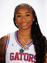 Madisen chose to elevate her grad school application w a stunning +  professional headshot. 💼 DM to schedule your session today!