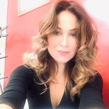 Descubre por qué nuestro Airmax Pro es el best seller de la temporada! ✨  Con su potente rendimiento y versatilidad incomparable, este secador es la  elección número uno de los amantes del