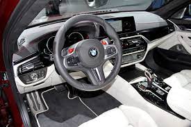 Zum marktstart im frühjahr 2018 bietet bmw den m5 als first edition an. Bmw M5 F90 2018 Competition Test Preis 0 200 V10 Autobild De