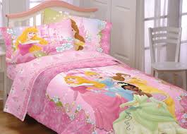 If i had the option to design my own room while growing up, i would've. Pin On Disney Princess Bedding And Decorating Ideas