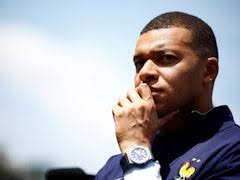 Denzel Dumfries und Theo Hernández bei der EM 2024: Ziemlich beste Feinde