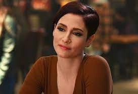 She's been a part of some good storylines already, that's for many grey's anatomy fans despise chyler leigh because she threatens to drive a wedge. Chyler Leigh Coming Out Storyline Supergirl Actress Talks Sexuality Tvline