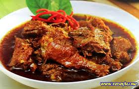 Sajian makanan dari semur biasanya memiliki ciri khas tersendiri, dengan warna kuahnya yang kecokelatan karena dipadukan dengan kecap. Resep Semur Ayam Kentang Kecap Praktis Khas Jawa Resepku Me