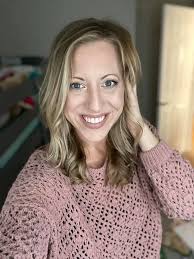 🎄 Hi Everyone. I wanted to formally introduce myself and share a little  bit about this makeup and why I love it! My name is Heather Stroud and I  will be taking