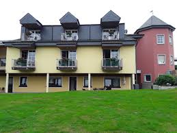 Hier können sie ein flair 125, eines der beliebtesten town & country typenhäuser, live besichtigen. Hotel Restaurant Fronhof In Kell Am See