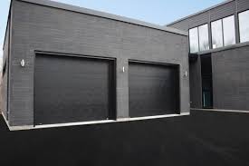 Portes De Garage Garex Modele Urbaine Couleur Noir Www Garex Ca Garage Doors Garage Industrial Buildings