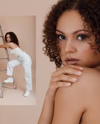 The Beautiful Kashana Model: @therealkashanaslyfe MUA: @suesmakeupincairns  @platinum_studio_cairns . . . #cairnsmodels #model #cairnsphotographer  #portrait #studio #beauty #fashion #indigenousmodel #fnq #pose #goddess