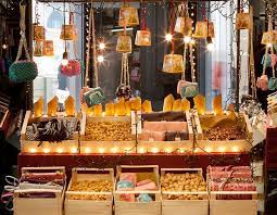 Christmas Window Of Dolce Shop In Milano Via Della Spiga 26 Milao Milan Italia