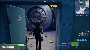 The first spot is located inside the factory in the lobby area by the receptionist desk. Fortnite Findet Die Anomalie Bei Catty Corner Woche 1 S6