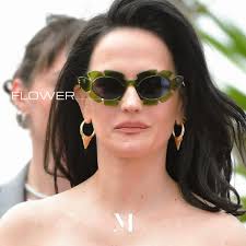 📸 Who Wears What // Actress and model #EvaGreen elevating her style with  the super unconventional Flower frame in Cactus Green by #Loewe. Swipe  right to discover more // ▪️Ger her look